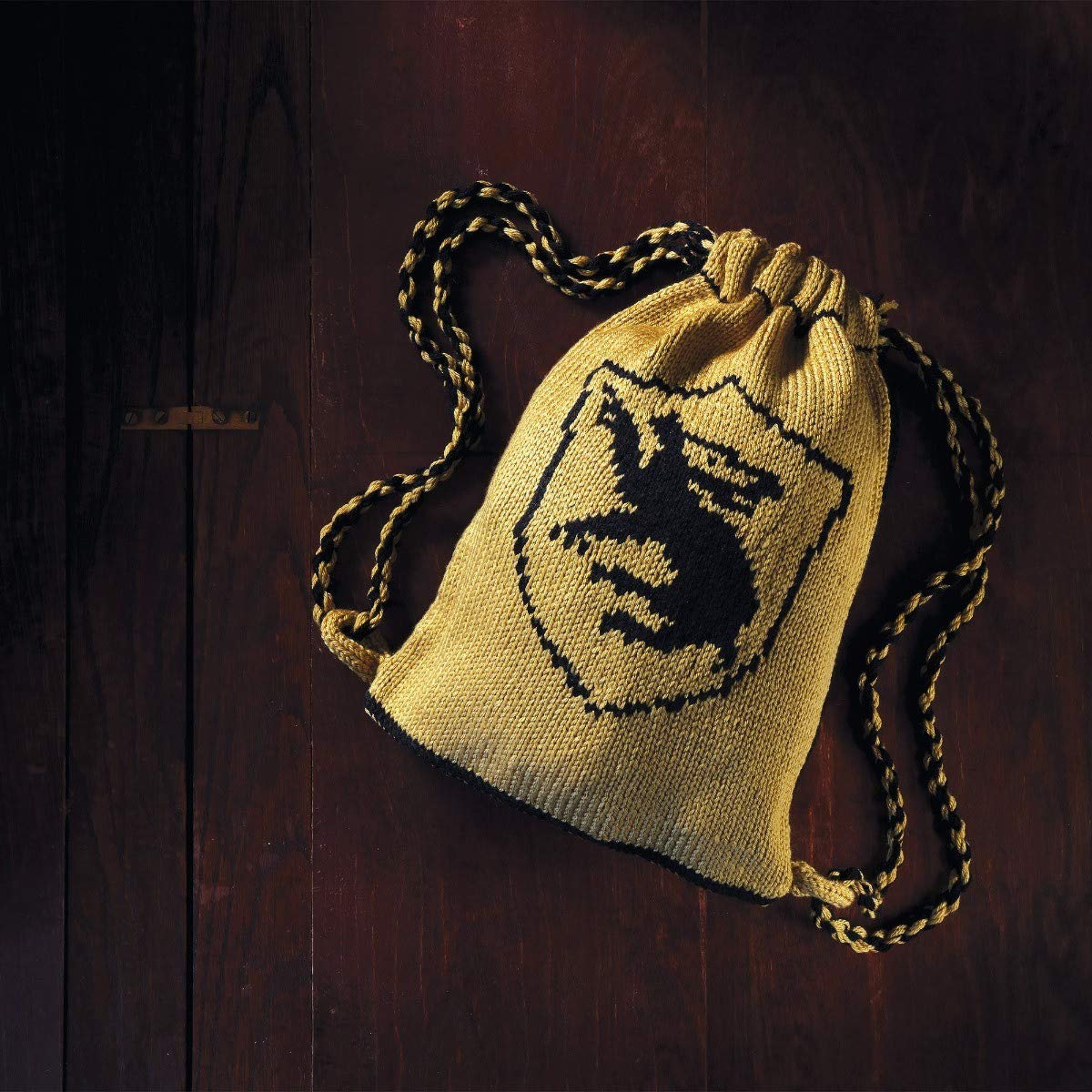 Eaglemoss Hero Collector Hogwarts Hufflepuff Reversible Backpack Knitting Kit | Harry Potter Wizarding World Knitting Kits | Model Replica