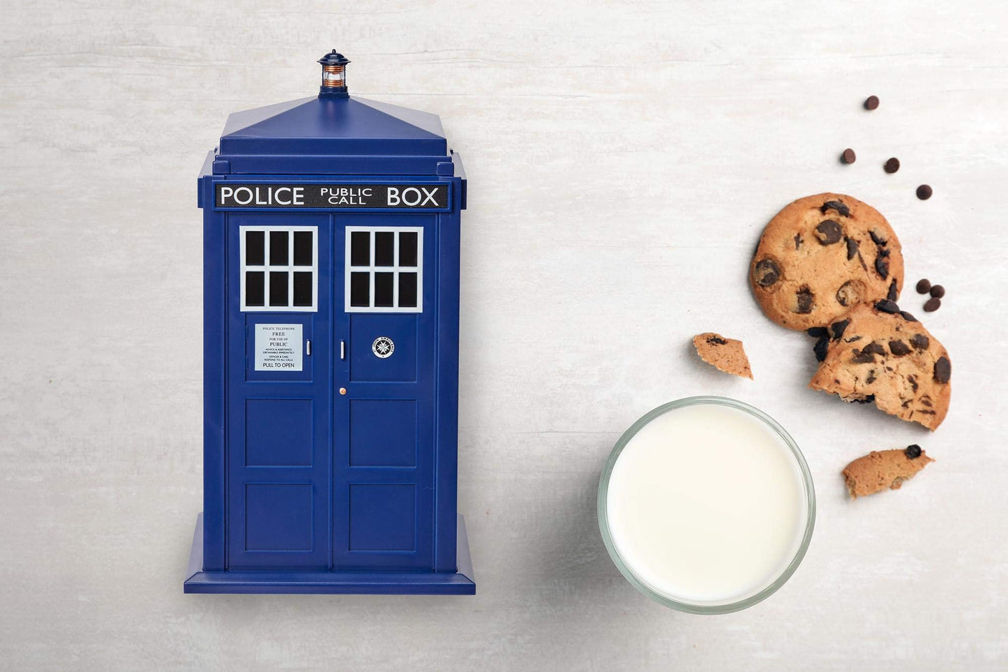 Doctor Who Tardis Cookie Jar with Light & Sound Effects - Activated by Pushing Lamp Or Closing Lid - Fun, Unique Home Or Office Kitchen Decor - Collectible Blue Police Box Time Machine Container