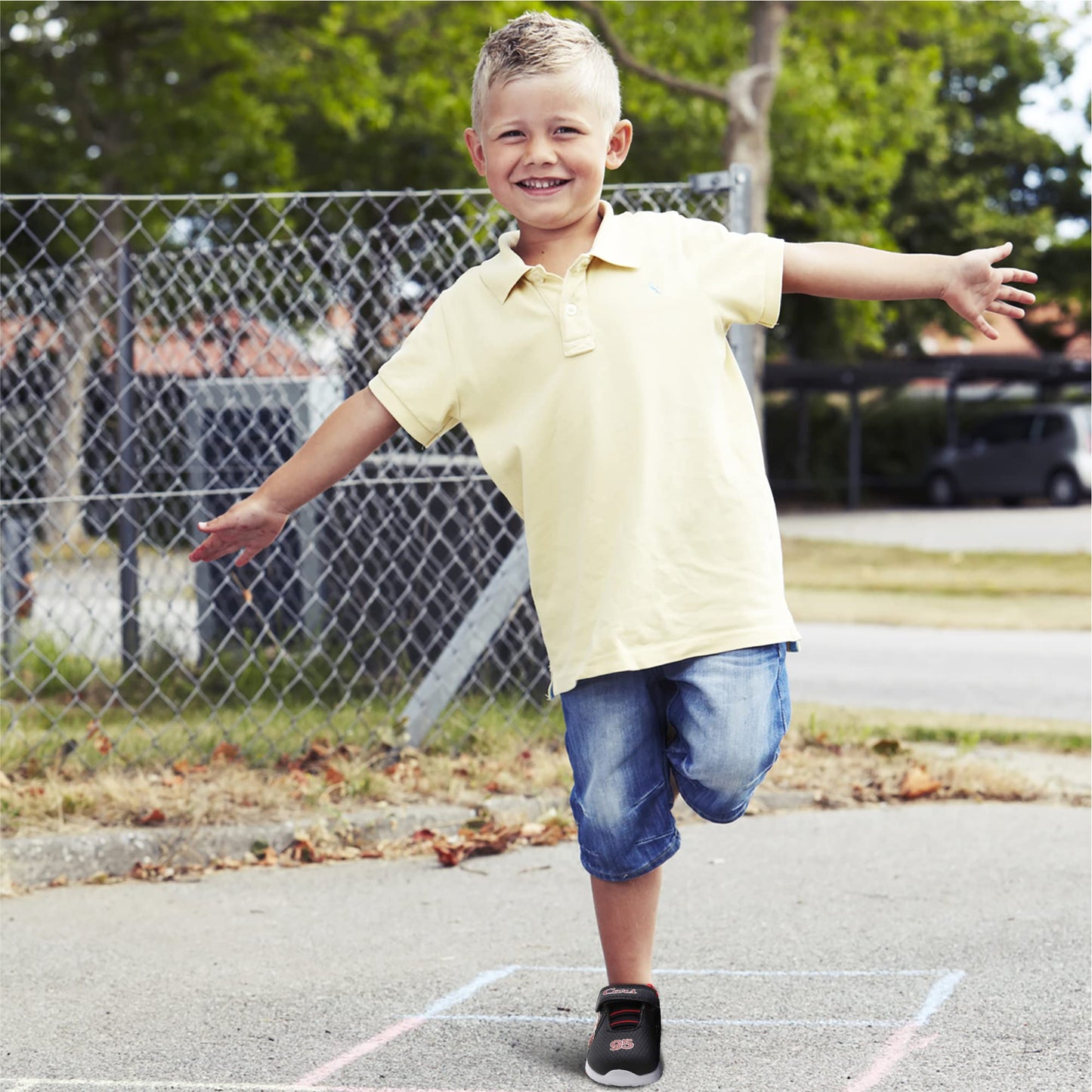 Disney Pixar Cars Boy's Lighted Athletic Sneaker, Black (Toddler/Little Kid)