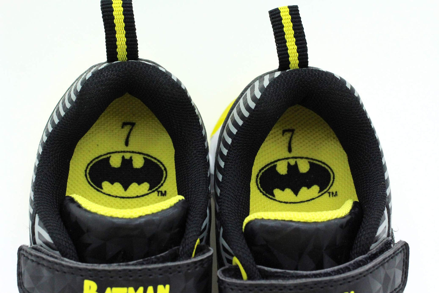 DC Comics Batman Boys Bat Signal Lighted Athletic Sneaker (Toddler/Little Kid)