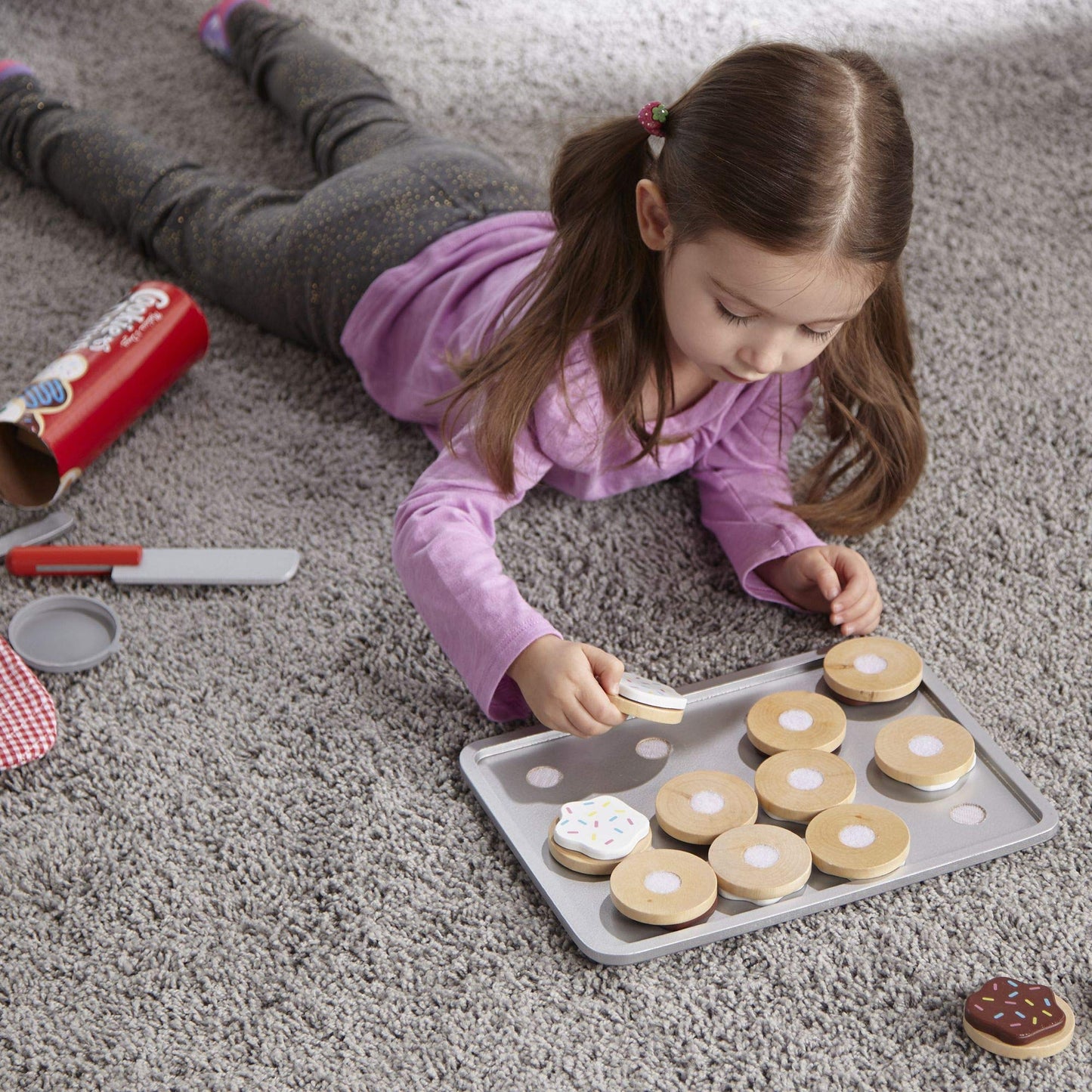 Melissa & Doug Slice and Bake Wooden Cookie Play Food Set - Pretend Cookies And Baking Sheet, Wooden Play Food Set, Toy Baking Set For Kids Ages 3+